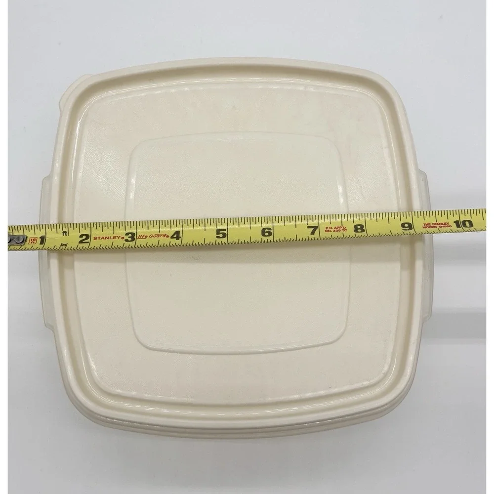 Rubbermaid Servin Saver 10 Cup #3  Square Food Storage Container With Lid Almond